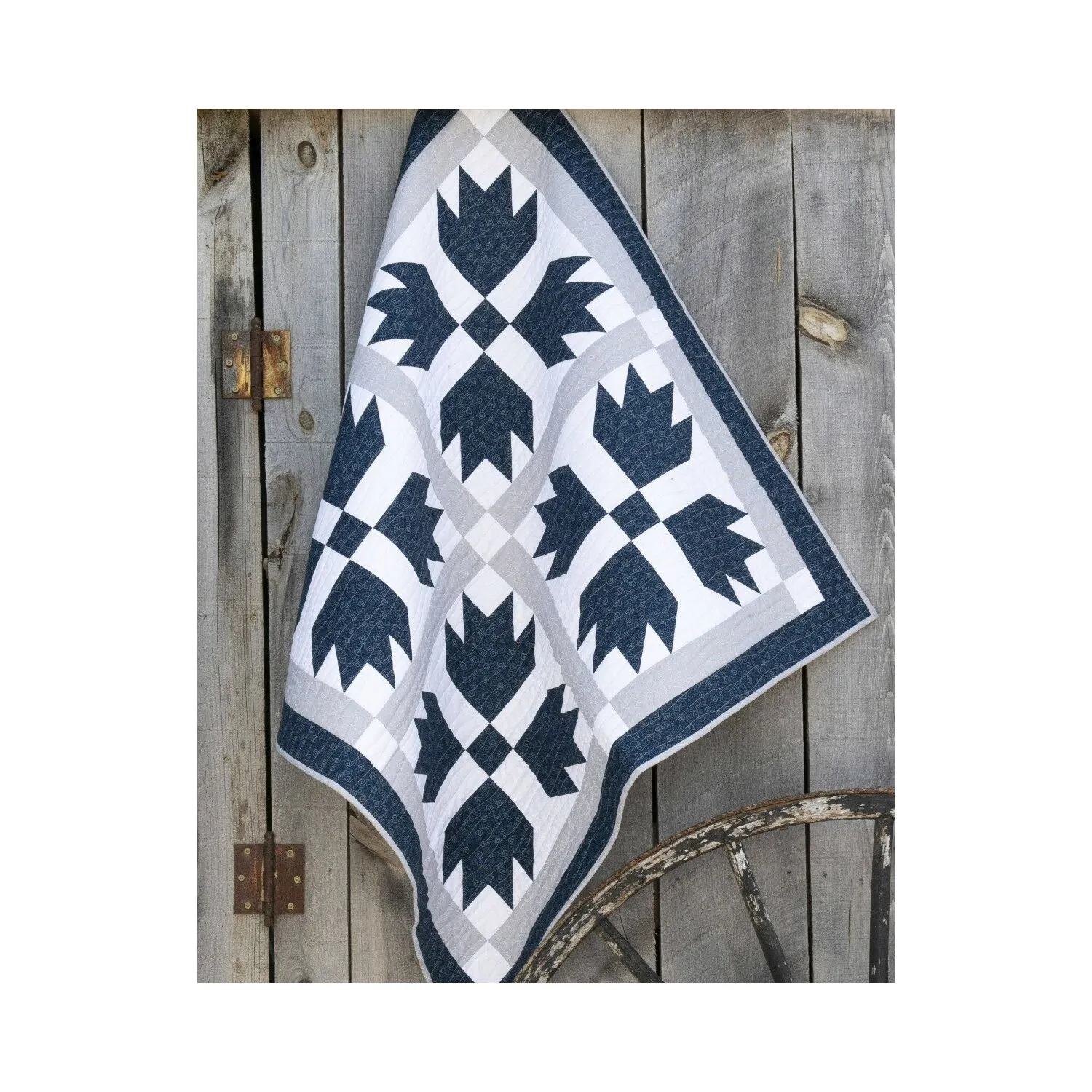 GO! Walking Bear Foot Wall Hanging Pattern