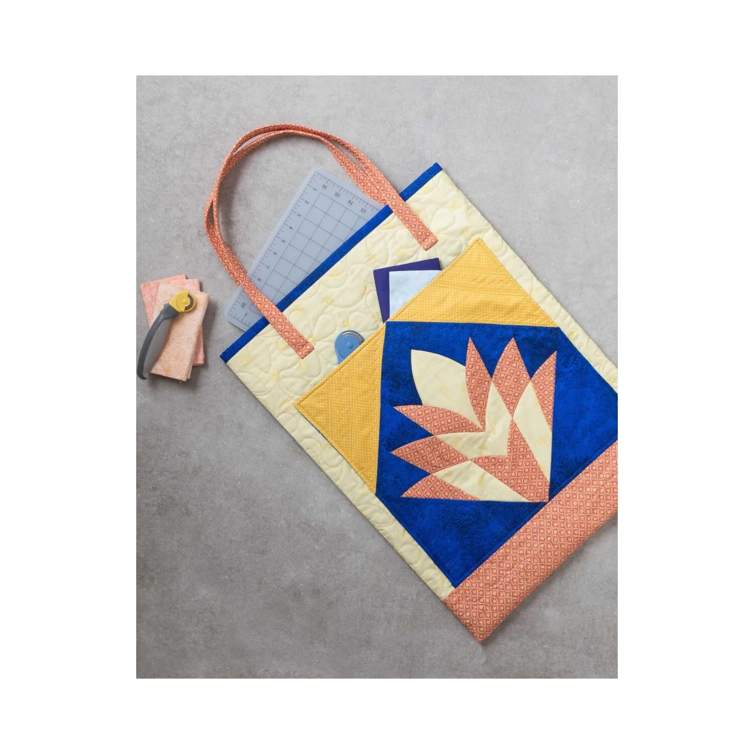 GO! Cleo's Fan Fun Cutting Mat Shoulder Tote Pattern