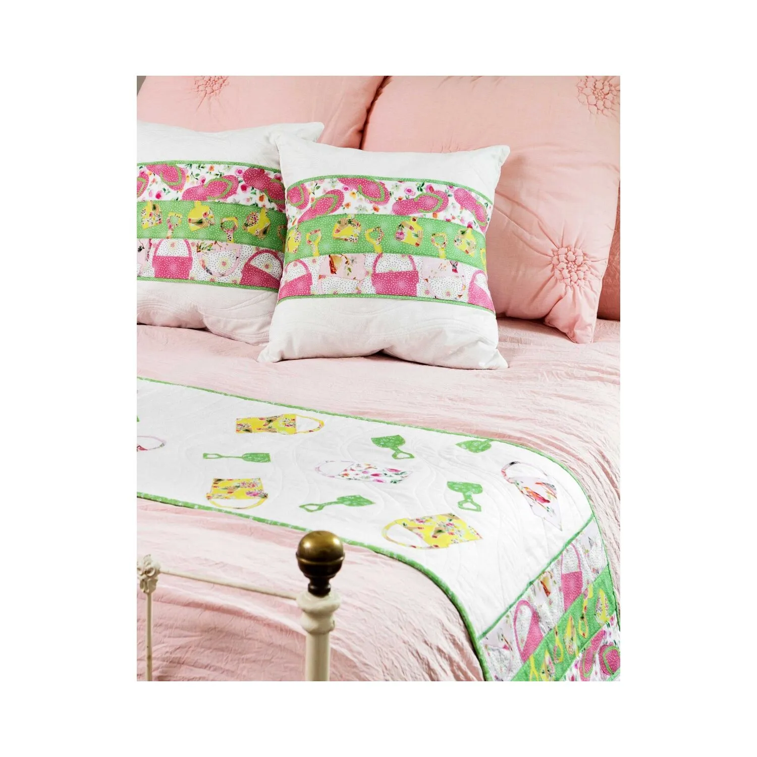 GO! Split Shapes Beach Pillow & Bed Runner Set Pattern
