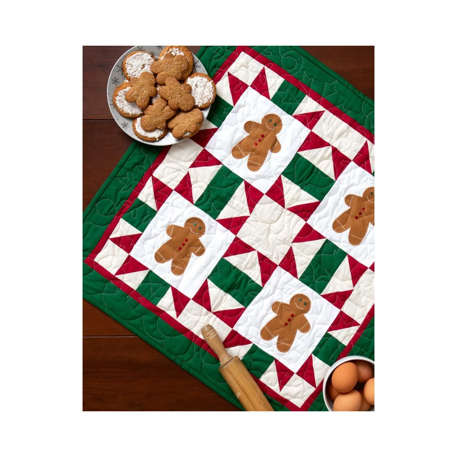 GO! Gingerbread Crossing Wall Hanging Pattern