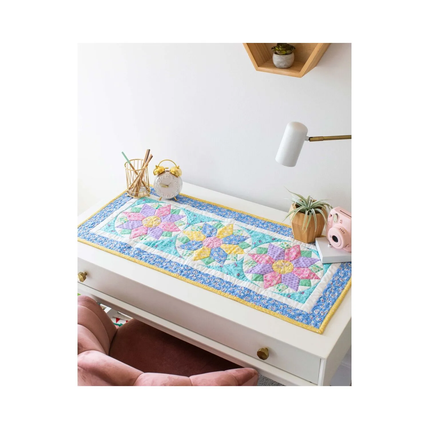 GO! Vintage Blooms Table Runner Pattern