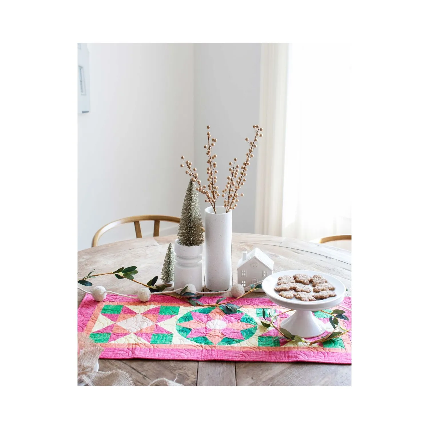 GO! Poinsettia Table Runner Pattern