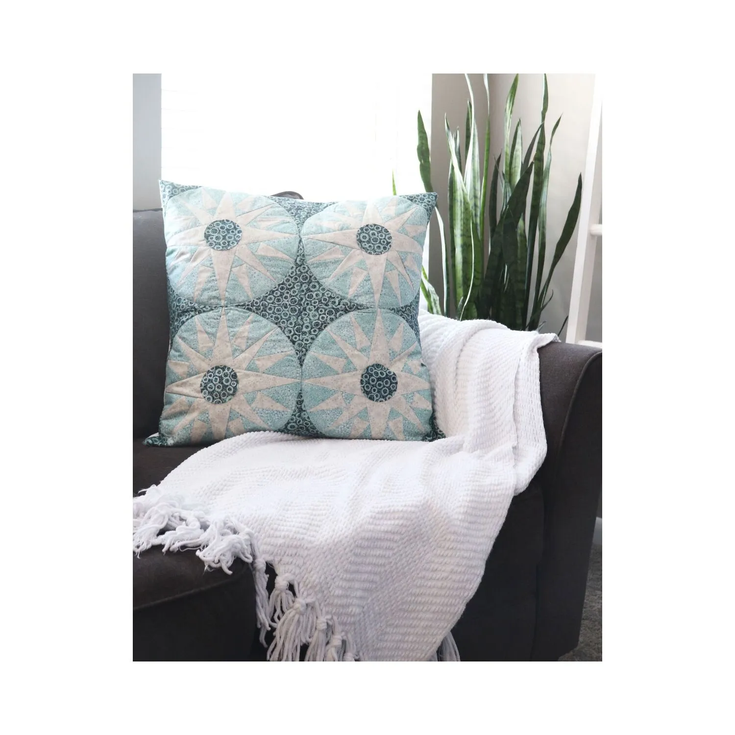 GO! True North Mariner's Compass Pillow Pattern